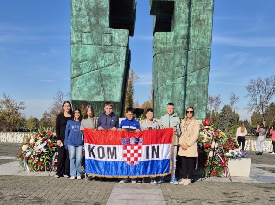 POSJET UČENIKA OSMIH RAZREDA VUKOVARU